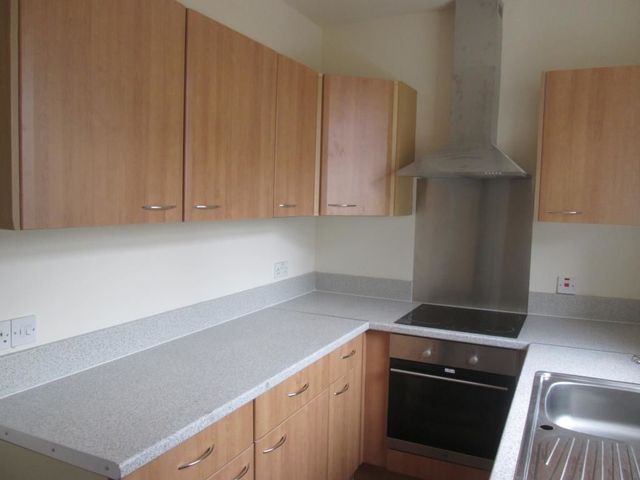  Image of 4 bedroom Terraced house to rent in Forres Avenue Dundee DD3 at Kirkton of Strathmartine Dundee Dundee, DD3 0EJ