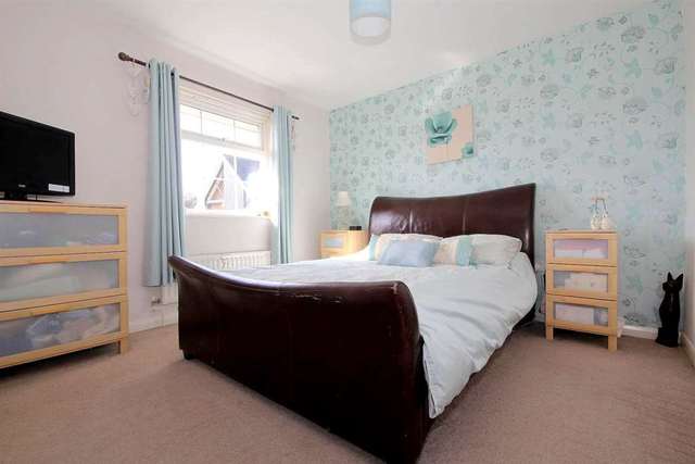  Image of 4 bedroom Town House for sale in Fourdrinier Way Hemel Hempstead HP3 at Fourdrinier Way Apsley Hemel Hempstead, HP3 9RP
