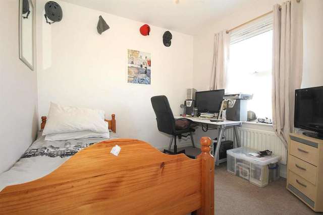  Image of 4 bedroom Town House for sale in Fourdrinier Way Hemel Hempstead HP3 at Fourdrinier Way Apsley Hemel Hempstead, HP3 9RP