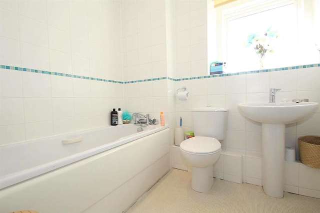  Image of 4 bedroom Town House for sale in Fourdrinier Way Hemel Hempstead HP3 at Fourdrinier Way Apsley Hemel Hempstead, HP3 9RP