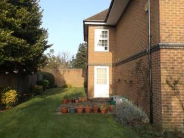  Image of 2 bedroom Flat for sale in Bourne Heights Frensham Road Farnham GU9 at Frensham Road Farnham The Bourne, GU9 8JD