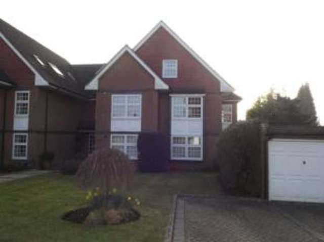  Image of 2 bedroom Flat for sale in Bourne Heights Frensham Road Farnham GU9 at Frensham Road Farnham The Bourne, GU9 8JD
