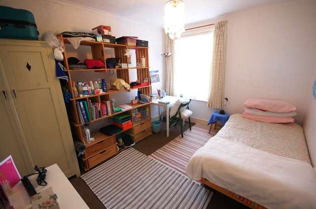  Image of 3 bedroom Terraced house for sale in Stockbridge Road Winchester SO22 at Winchester, SO22 6RL
