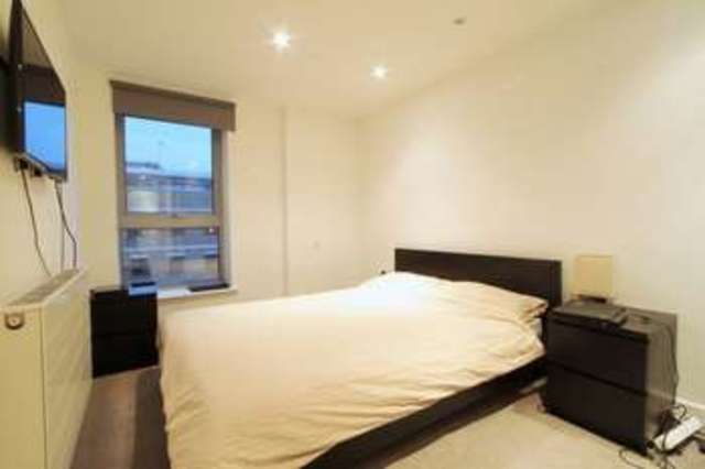  Image of 2 bedroom Flat to rent in Garden Walk London EC2A at London  London, EC2A 3EQ