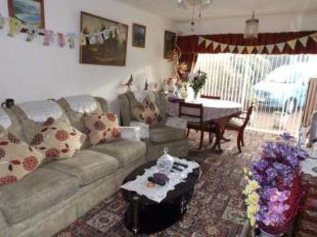  Image of 3 bedroom Bungalow for sale in Gayland Avenue Luton LU2 at Luton Bedfordshire Stopsley, LU2 0RR