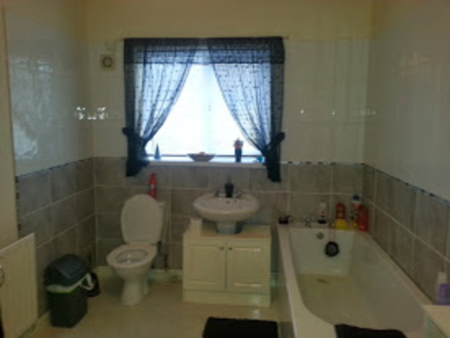  Image of 3 bedroom Flat to rent in Gelli Road Ton Pentre Pentre CF41 at Gelli Road Ton-Pentre Pentre, CF41 7LR