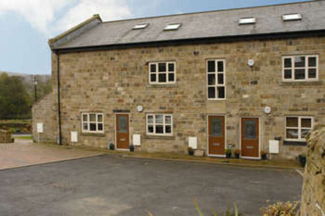  Image of 3 bedroom Flat for sale in Gibbs Close Greenfield Oldham OL3 at Greenfield Saddleworth Greenfield, OL3 7PN