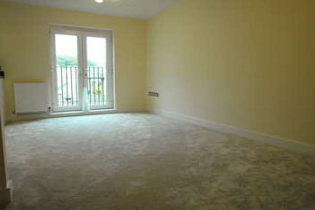  Image of 3 bedroom Flat for sale in Gibbs Close Greenfield Oldham OL3 at Greenfield Saddleworth Greenfield, OL3 7PN
