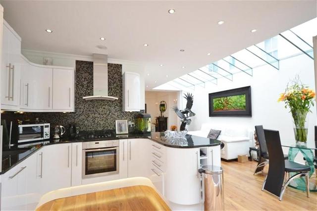  Image of 1 bedroom Property to rent in Glasslyn Road London N8 at Crouch End, N8 8RH