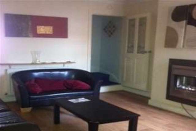  Image of 2 bedroom Terraced house to rent in Glebe Street Loughborough LE11 at Loughborough, LE11 1JR