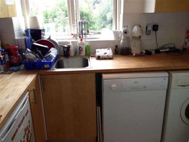  Image of Studio flat to rent in Glenville Grove London SE8 at Deptford High Street, SE8 4BJ