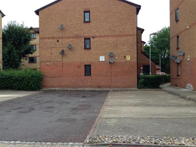  Image of Studio flat to rent in Glenville Grove London SE8 at Deptford High Street, SE8 4BJ
