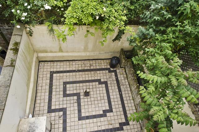  Image of 6 bedroom Terraced house for sale in Gloucester Walk London W8 at Gloucester Walk  London, W8 4HZ