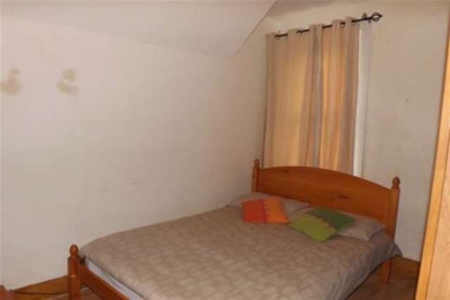  Image of 2 bedroom Flat to rent in Goldsmith Road London E10 at London, E10 5HA