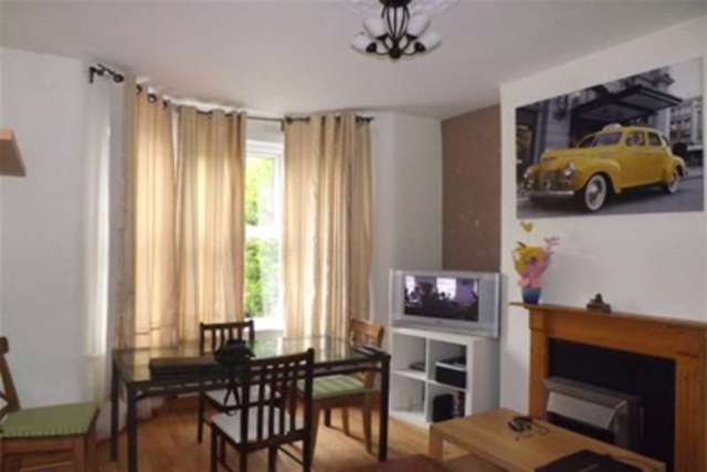  Image of 2 bedroom Flat to rent in Goldsmith Road London E10 at London, E10 5HA