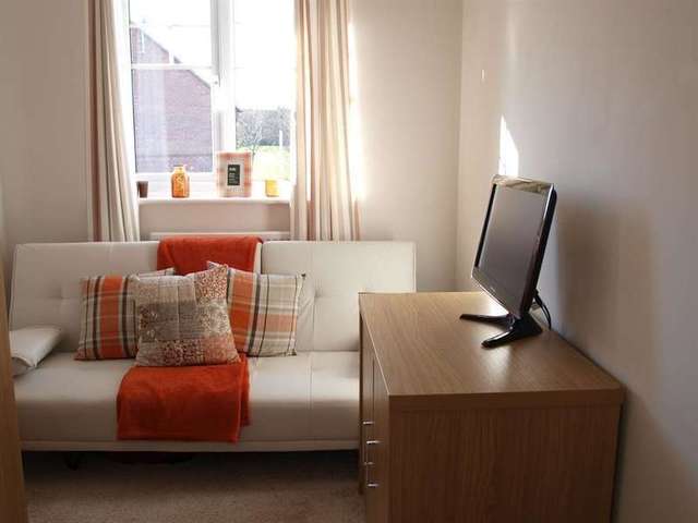  Image of 3 bedroom Semi-Detached house for sale in Goodwood Leeds LS10 at Leeds  Middleton, LS10 4TR