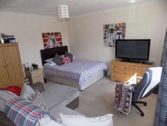  Image of 3 bedroom Terraced house for sale in Gordon Road Great Yarmouth NR31 at Gordon Road  Great Yarmouth, NR31 0EW
