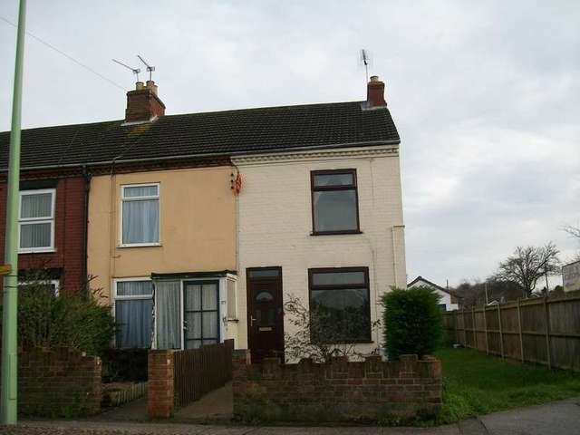  Image of 3 bedroom End of Terrace to rent in Gorleston Road Oulton Lowestoft NR32 at Oulton Broad  Lowestoft, NR32 3AD