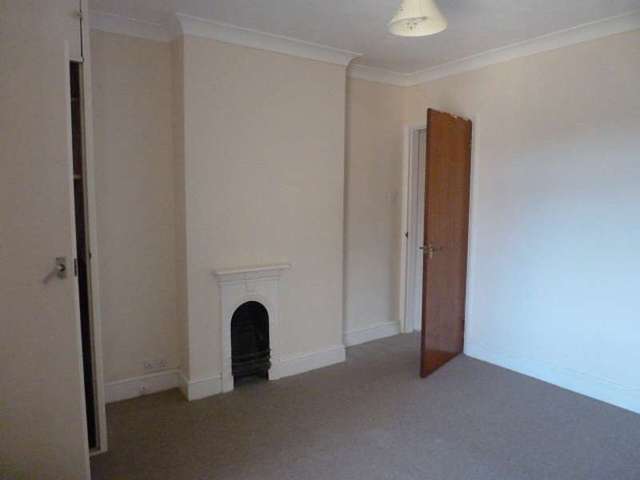  Image of 3 bedroom End of Terrace to rent in Gorleston Road Oulton Lowestoft NR32 at Oulton Broad  Lowestoft, NR32 3AD