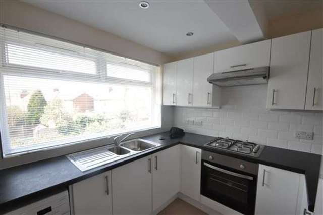  Image of 2 bedroom Apartment to rent in Grainger Close Northolt UB5 at Northolt, UB5 4LF