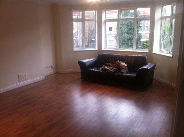  Image of 2 bedroom Flat to rent in Grange Park London W5 at 53 Grange Park  Ealing, W5 3PR