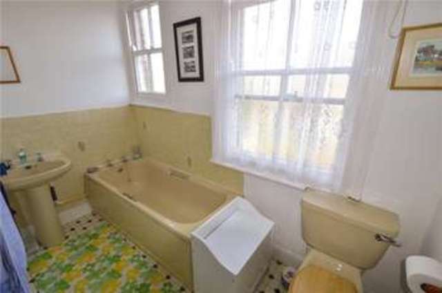  Image of 2 bedroom Apartment for sale in Granville Road Broadstairs CT10 at Broadstairs Kent Broadstairs, CT10 1QB