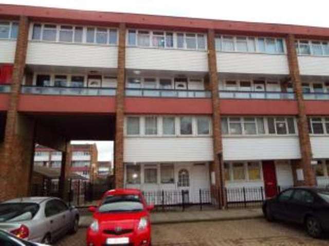  Image of 3 bedroom Maisonette for sale in Seabrooke Rise Grays RM17 at Grays Essex Grays, RM17 6DR