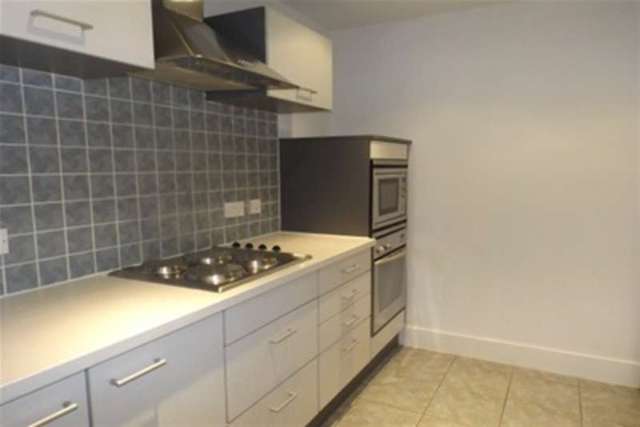  Image of 1 bedroom Flat to rent in Ferry Court Cardiff CF11 at Cardiff, CF11 0JD