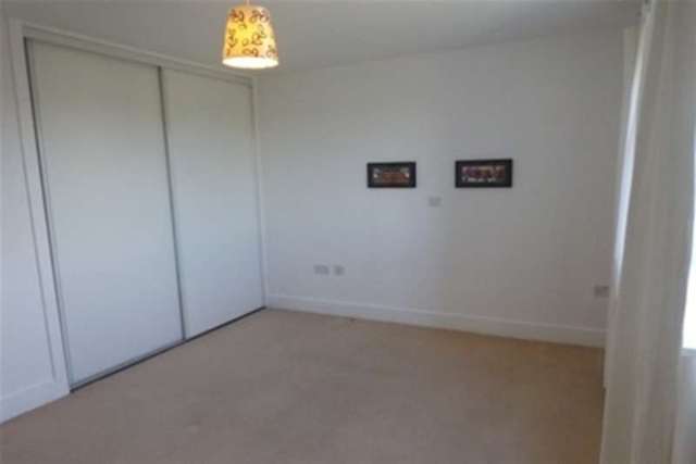  Image of 1 bedroom Flat to rent in Ferry Court Cardiff CF11 at Cardiff, CF11 0JD