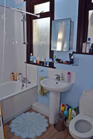  Image of 2 bedroom Flat to rent in Green Lane Ilford IG3 at Green Lane  Seven Kings, IG3 9LG