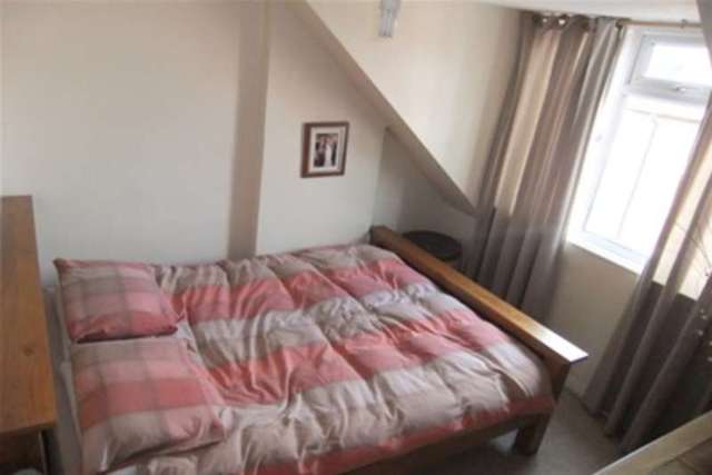  Image of 3 bedroom Terraced house to rent in Greencroft Street Salisbury SP1 at Salisbury, SP1 1JE