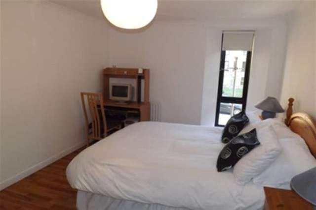  Image of 2 bedroom Flat to rent in Greenlaw Avenue Paisley PA1 at Paisley, PA1 3RA