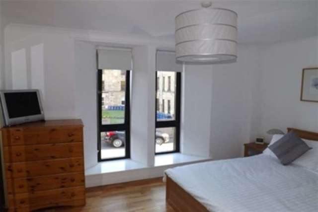  Image of 2 bedroom Flat to rent in Greenlaw Avenue Paisley PA1 at Paisley, PA1 3RA