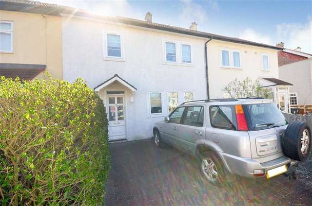  Image of 3 bedroom Terraced house for sale in Grosvenor Drive Loughton IG10 at Loughton Essex Loughton, IG10 2LG