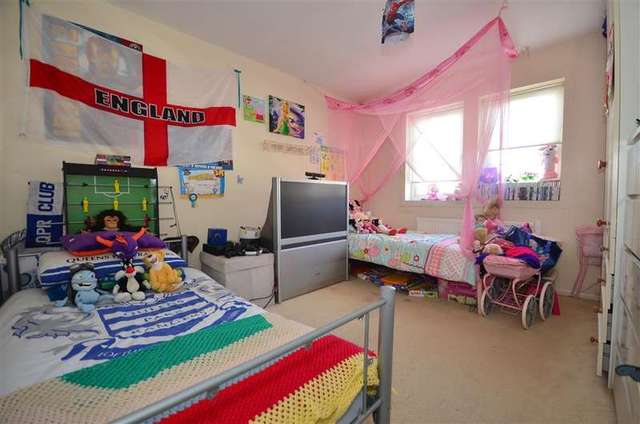  Image of 3 bedroom Terraced house for sale in Grosvenor Drive Loughton IG10 at Loughton Essex Loughton, IG10 2LG