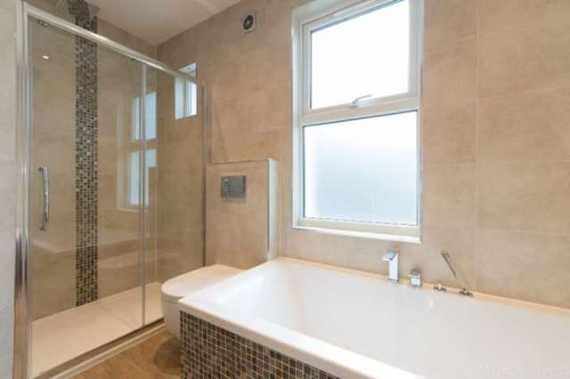  Image of 5 bedroom Terraced house for sale in Grove Hill Road London SE5 at Grove Hill Road  Camberwell, SE5 8DF
