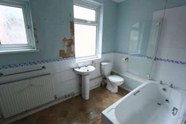  Image of 4 bedroom Property for sale in Grove Street Hull HU5 at Grove Street  Hull, HU5 2UY