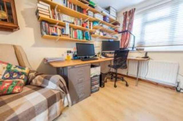  Image of 4 bedroom Detached house for sale in Greenside Close Guildford GU4 at Guildford Surrey West Clandon, GU4 7EU