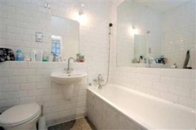  Image of 1 bedroom Flat to rent in Hackney Road London E2 at Hackney Road  Shoreditch, E2 8PR