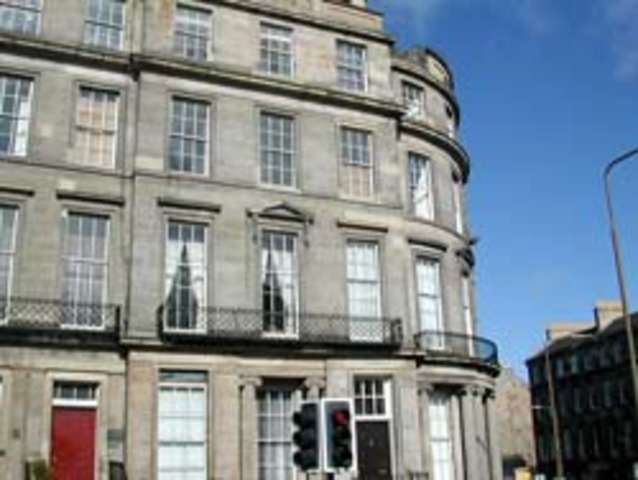  Image of 2 bedroom Flat to rent in Haddington Place Edinburgh EH7 at City Centre Edinburgh Edinburgh, EH7 4AE