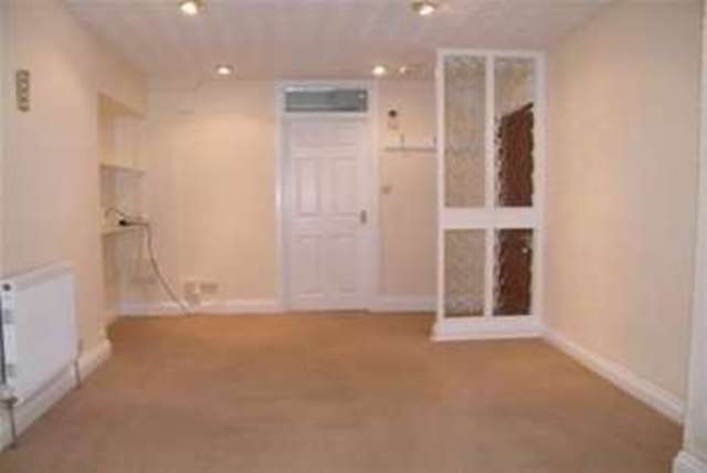  Image of 2 bedroom Flat to rent in Haddington Road Stoke Plymouth PL2 at Plymouth, PL2 1RR