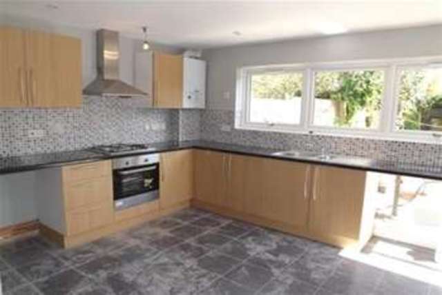  Image of 4 bedroom Detached house to rent in Hafton Road London SE6 at London, SE6 1LW