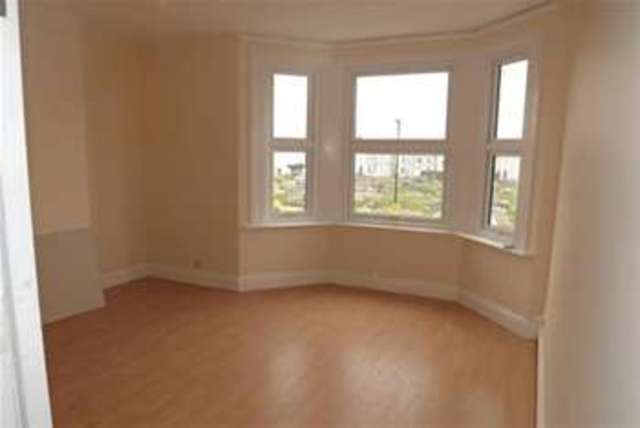  Image of 4 bedroom Detached house to rent in Hafton Road London SE6 at London, SE6 1LW
