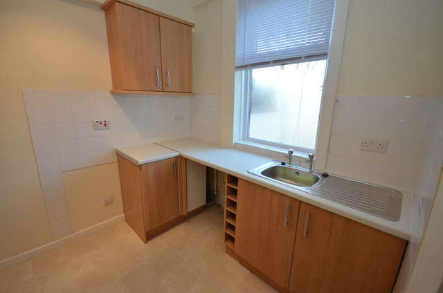  Image of 2 bedroom Terraced house to rent in Haldane Road Darwen BB3 at Darwen Lancashire Earcroft, BB3 0AE