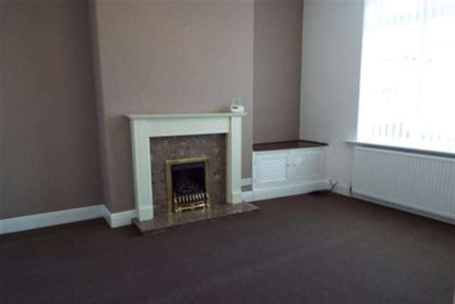  Image of 2 bedroom Terraced house to rent in Halfpenny Lane Featherstone Pontefract WF7 at Pontefract, WF7 6LD