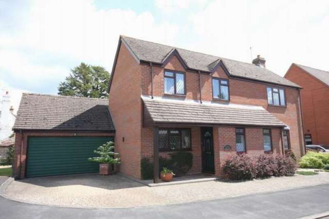  Image of 4 bedroom Detached house for sale in Harbour Close Bidford-on-Avon Alcester B50 at HARBOUR CLOSE BIDFORD ON AVON ALCESTER, B50 4EW