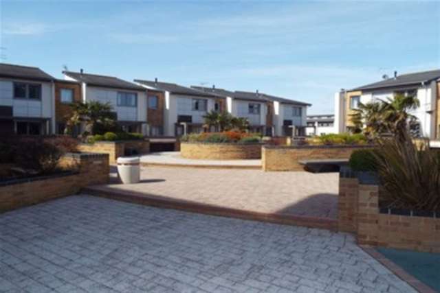  Image of 1 bedroom Flat to rent in Norton Way Hamworthy Poole BH15 at Poole, BH15 4GD