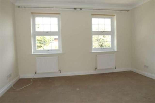  Image of 2 bedroom Detached house to rent in Harebell Close Hartley Wintney Hook RG27 at Hook, RG27 8TW