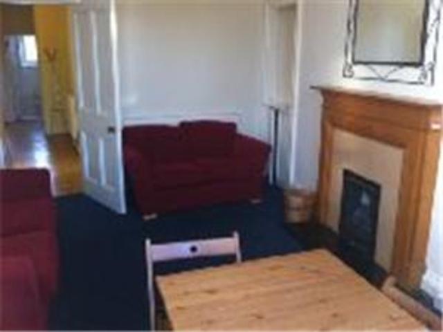  Image of 2 bedroom Flat to rent in Harrison Road Edinburgh EH11 at Shandon Edinburgh Edinburgh, EH11 1EG