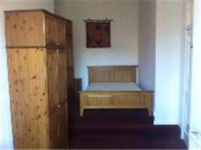  Image of 2 bedroom Flat to rent in Harrison Road Edinburgh EH11 at Shandon Edinburgh Edinburgh, EH11 1EG
